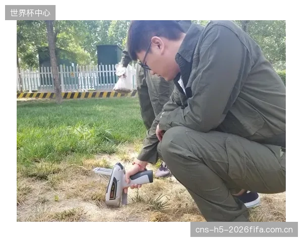 Labosport的场地评估新视角：枫丹白露赛场如何通过引入聚合物改性粘土，将马蹄剪切强度校准至最优安全区间
